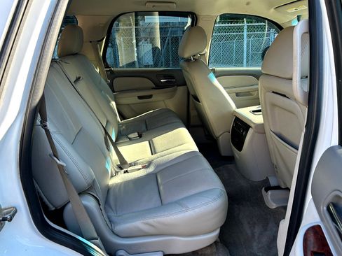 Used 2011 Chevrolet Tahoe LT image 15