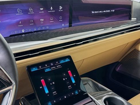 New 2025 Cadillac Escalade IQ Sport 2 w/ LPO, ONYX Package AWD/4WD image 8