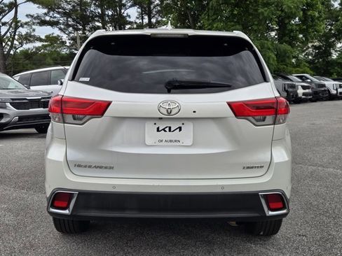Used 2019 Toyota Highlander Limited FWD image 7