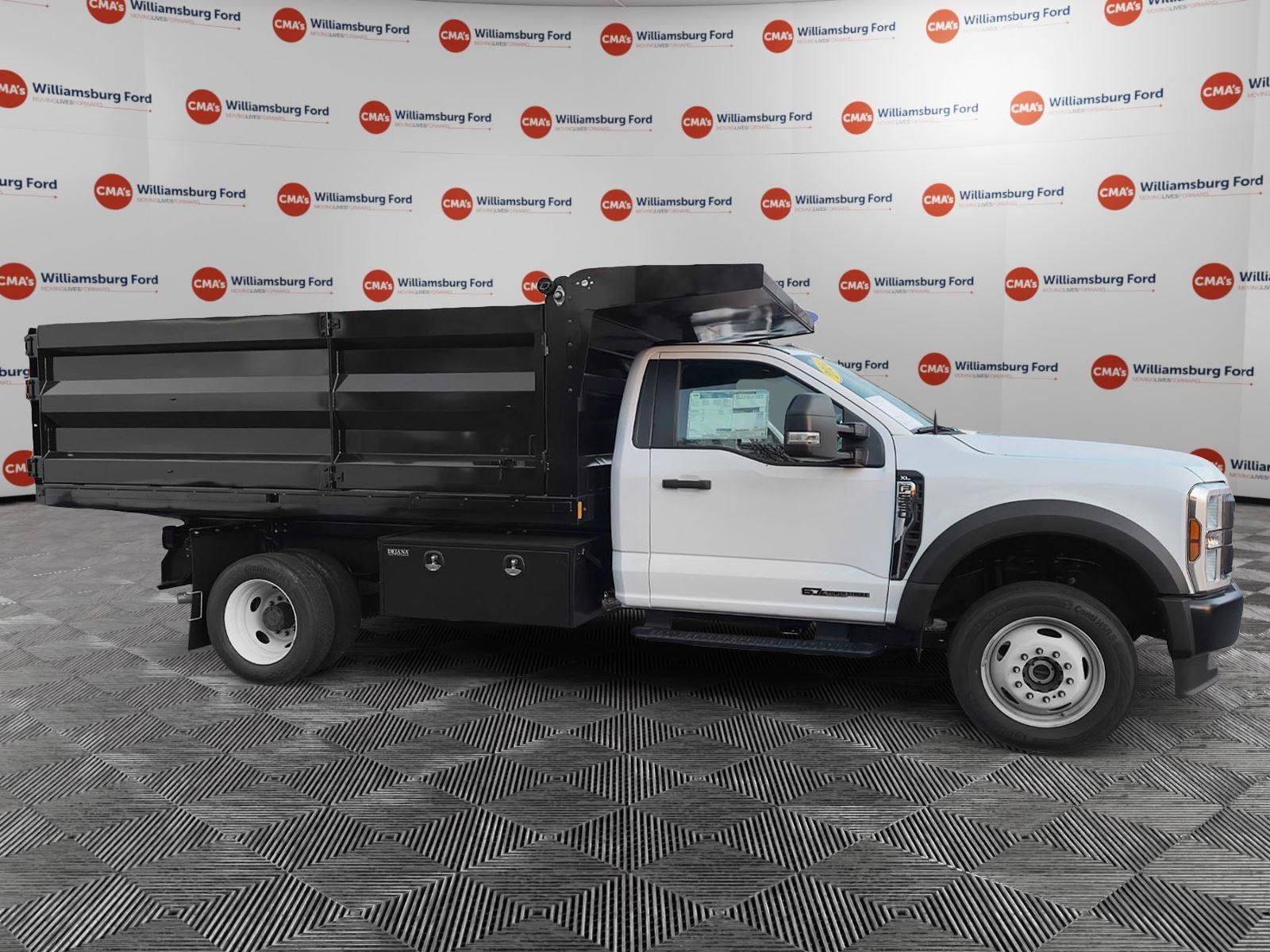 New 2024 Ford F550 4x4 Regular Cab Super Duty image 3