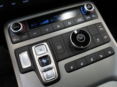 Used 2023 Hyundai Palisade SEL image 32