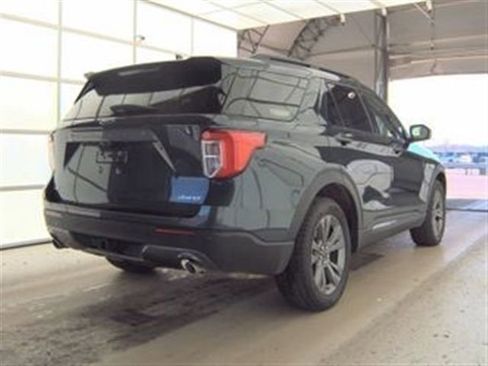 Certified 2022 Ford Explorer XLT w/ Equipment Group 202A AWD/4WD image 2