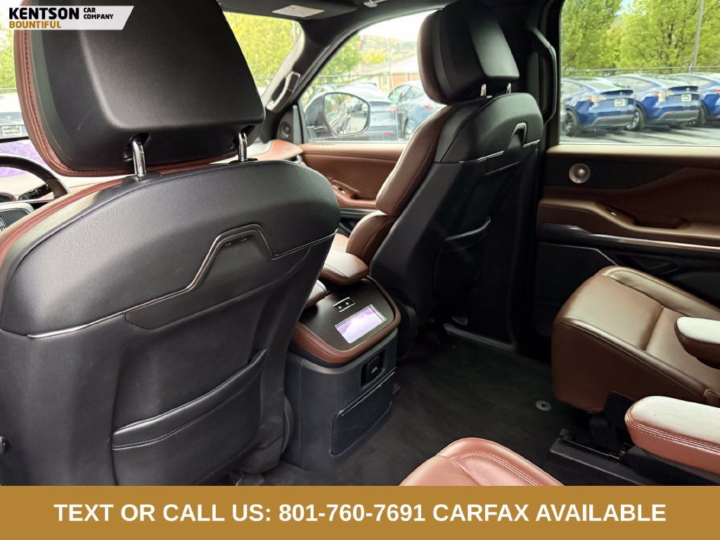 Used 2025 Lincoln Navigator Reserve AWD/4WD image 29