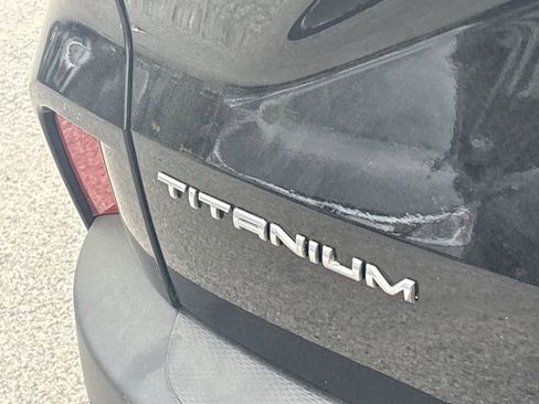 Used 2020 Ford Escape Titanium image 10