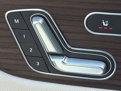 New 2026 Mercedes-Benz GLB 250 4MATIC image 21