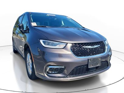 Used 2023 Chrysler Pacifica Touring-L