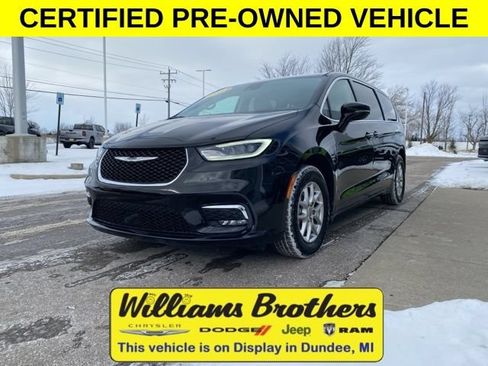 Used 2024 Chrysler Pacifica Touring-L FWD image 1