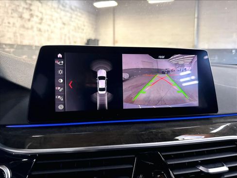 Used 2019 BMW 530e RWD image 23
