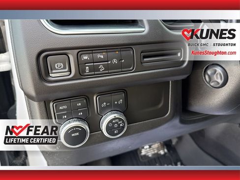 Used 2024 GMC Yukon AT4 image 21