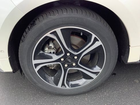 Used 2019 Ford Edge ST w/ Equipment Group 401A image 4