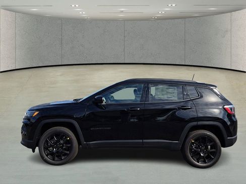New 2026 Jeep Compass Latitude image 8