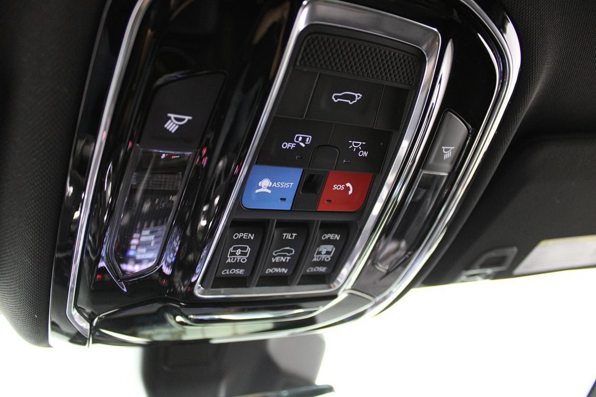 Used 2023 Jeep Grand Cherokee Overland w/ Advanced Protech Group III AWD/4WD image 28