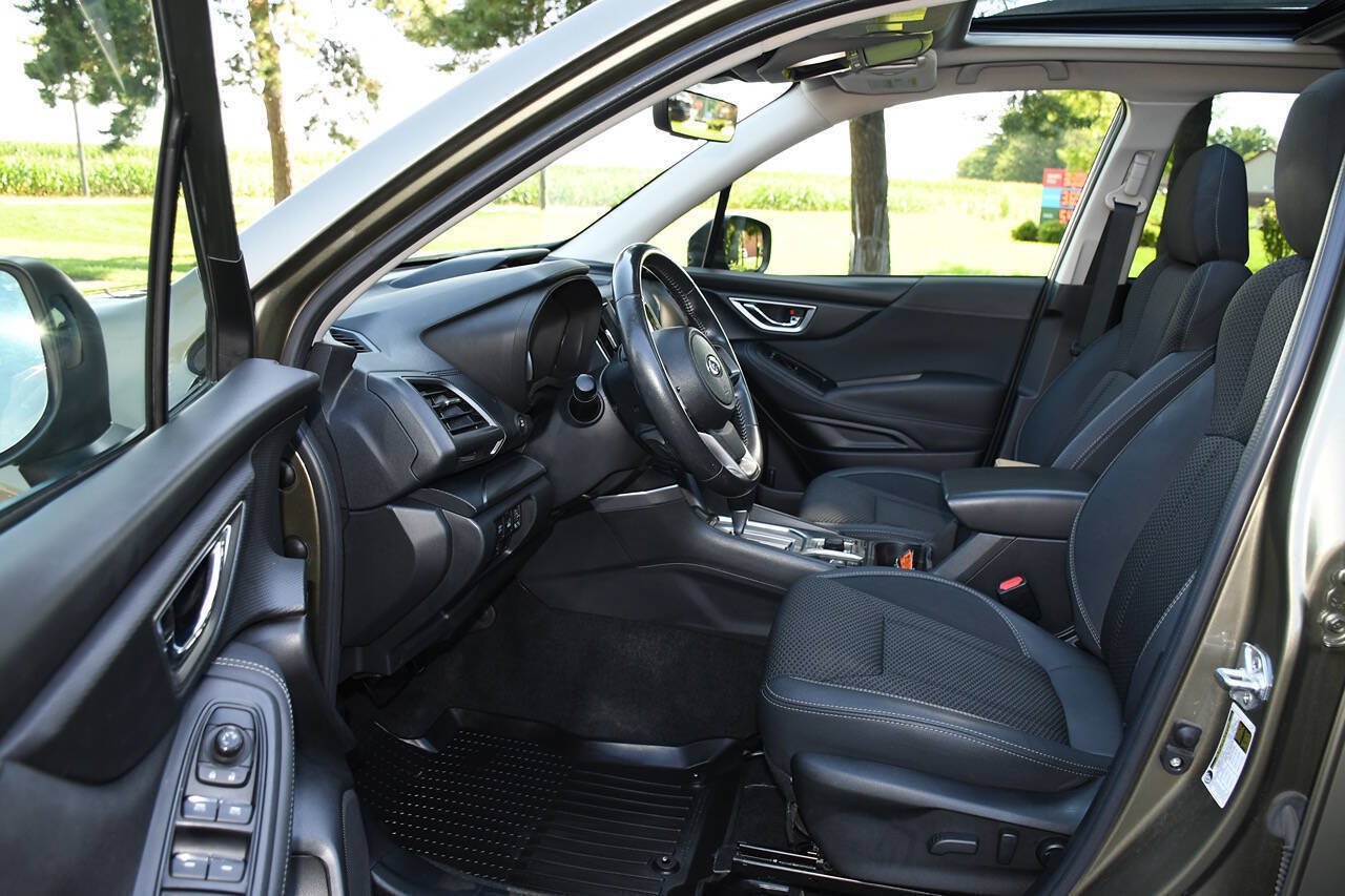 Used 2023 Subaru Forester Premium AWD/4WD image 11