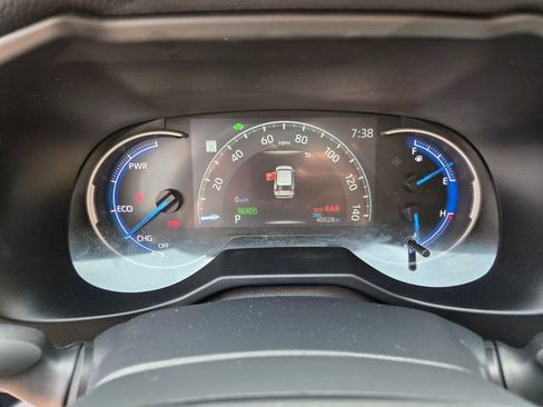 Used 2023 Toyota RAV4 LE AWD/4WD image 31