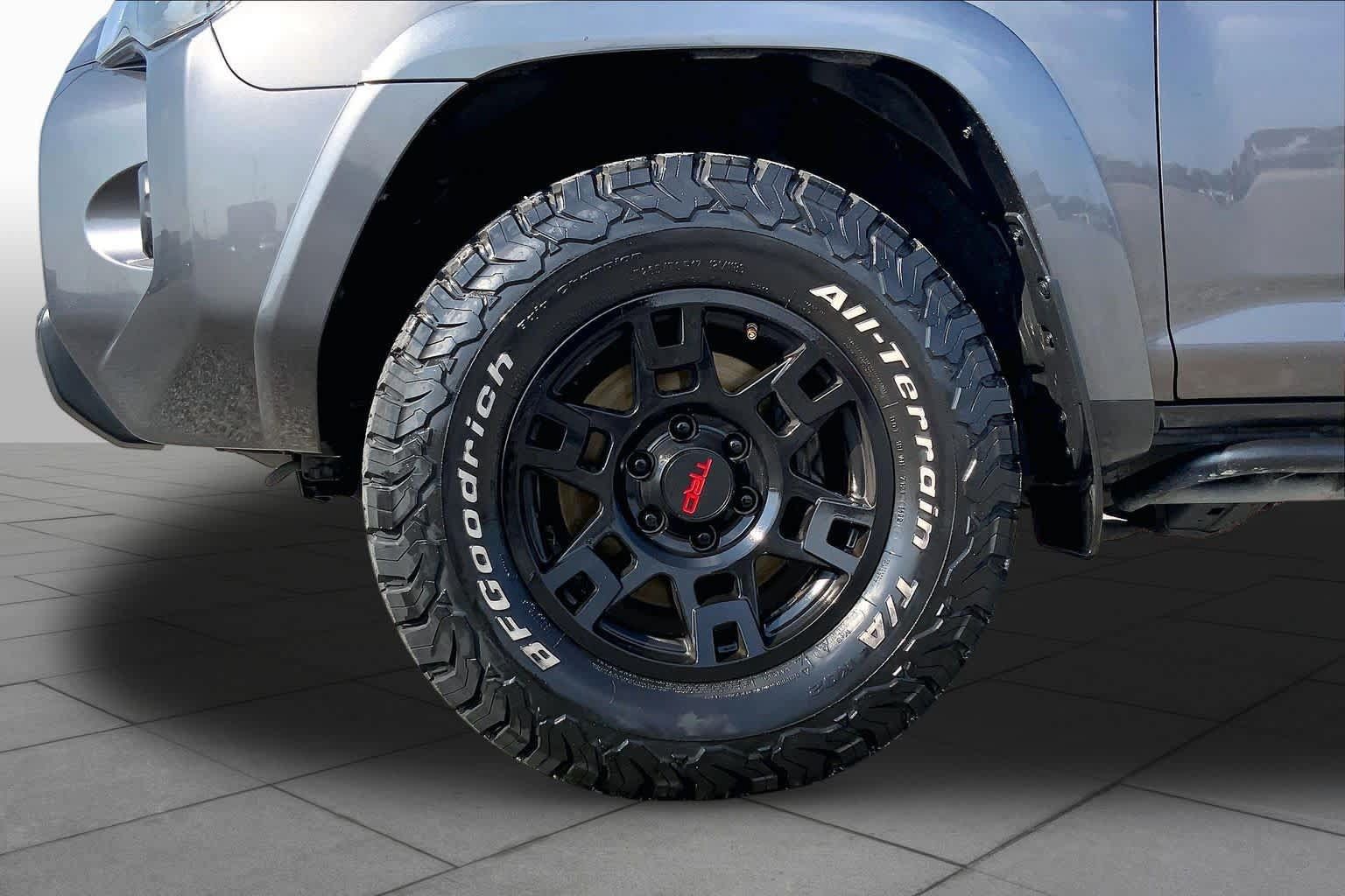 Used 2019 Toyota 4Runner TRD Off-Road Premium AWD/4WD image 11