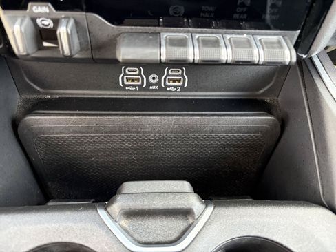Used 2025 RAM 3500 Big Horn AWD/4WD image 15