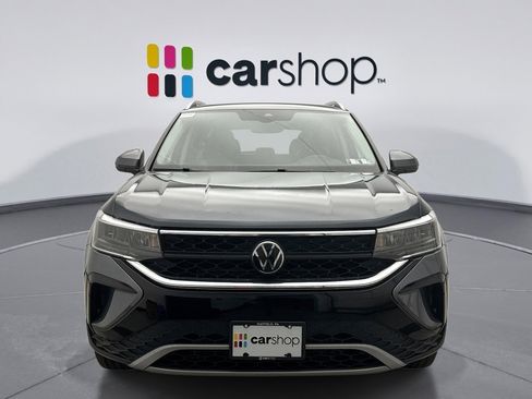 Used 2023 Volkswagen Taos SE w/ Panoramic Sunroof Package AWD/4WD image 8