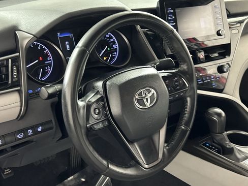 Used 2022 Toyota Camry SE image 13