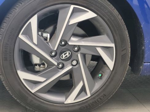 Used 2025 Hyundai Elantra Sport FWD image 31