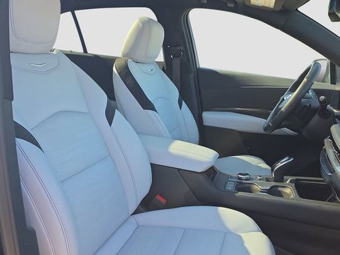 Used 2025 Cadillac XT4 Sport AWD/4WD image 19