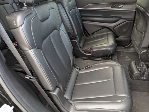 Used 2024 Jeep Grand Cherokee L Limited w/ Luxury Tech Group II image 38