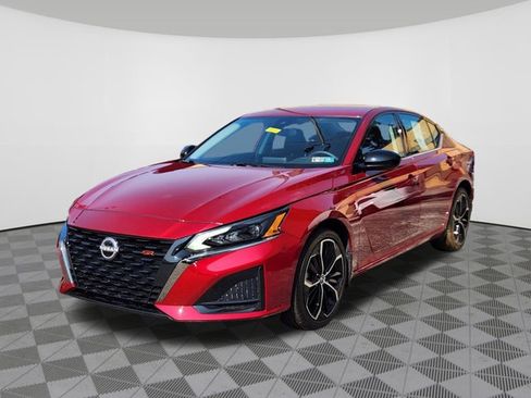 Certified 2025 Nissan Altima 2.5 SR AWD/4WD image 2