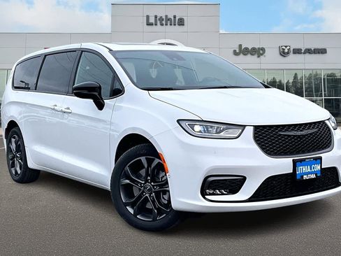 New 2026 Chrysler Pacifica Select image 22