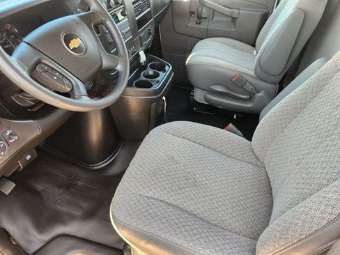 Used 2025 Chevrolet Express 3500 w/ Power Convenience Package image 4