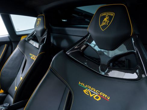 Used 2022 Lamborghini Huracan EVO RWD image 29