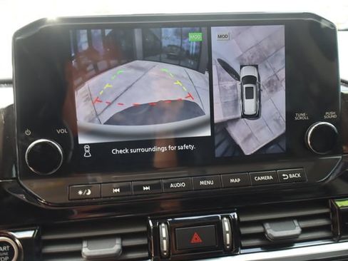 Used 2023 Nissan Pathfinder SL AWD/4WD image 41
