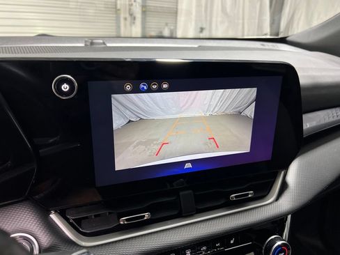 Used 2025 Chevrolet Equinox LT FWD image 32