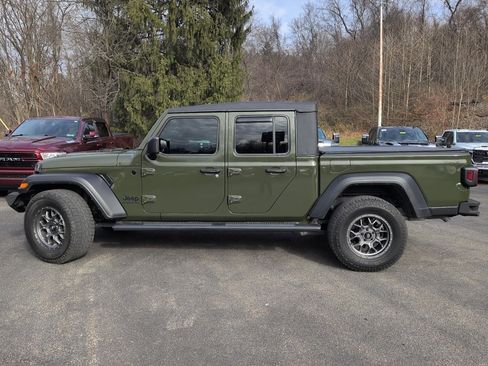 Used 2022 Jeep Gladiator Sport image 8