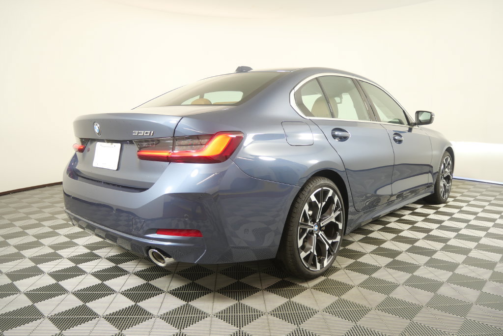 Certified 2026 BMW 330i Sedan RWD image 4