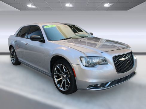 Used 2016 Chrysler 300 S image 7