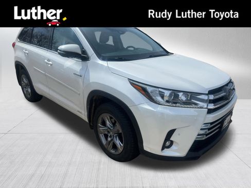 Used 2019 Toyota Highlander Limited Platinum image 1