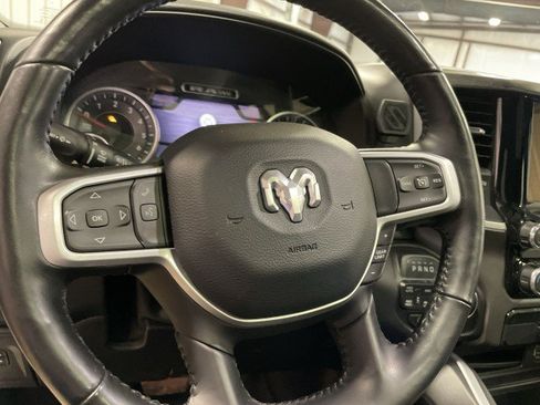 Used 2020 RAM 1500 4x4 Crew Cab image 17