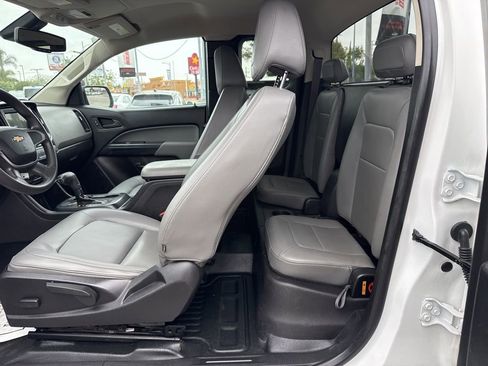 Used 2019 Chevrolet Colorado W/T w/ WT Convenience Package RWD image 17