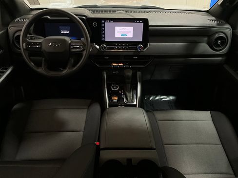 Used 2024 Chevrolet Colorado Trail Boss w/ Technology Package AWD/4WD image 16