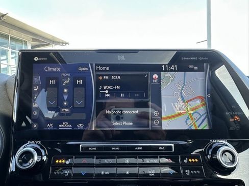 Used 2021 Toyota Highlander Limited image 24