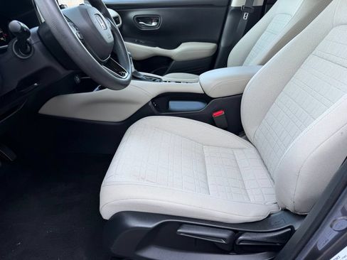 Used 2024 Honda HR-V LX image 9
