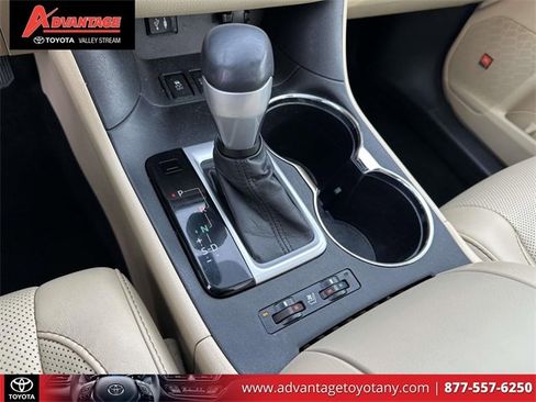 Used 2015 Toyota Highlander Limited Platinum image 37