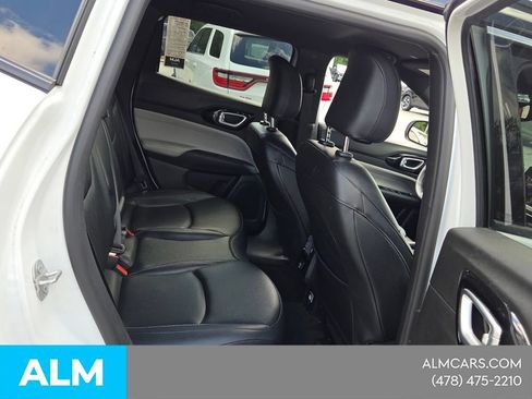 Used 2025 Jeep Compass Limited AWD/4WD image 15