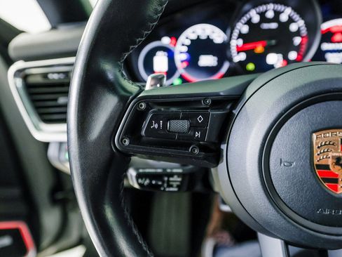 Certified 2023 Porsche Panamera Platinum Edition image 17