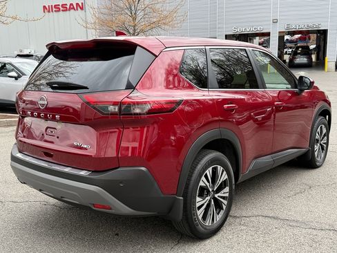 Used 2023 Nissan Rogue SV image 6