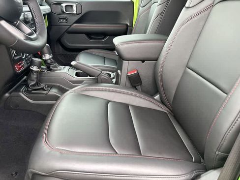 New 2025 Jeep Gladiator Rubicon image 13