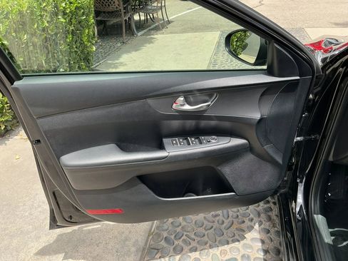 Used 2019 Kia Forte LXS FWD image 10