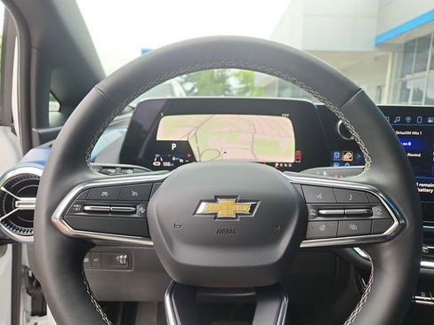 Used 2025 Chevrolet Equinox EV LT w/ Convenience Package FWD image 19
