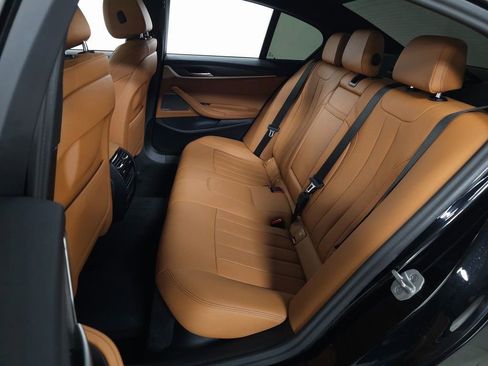 Used 2023 BMW 530e xDrive w/ Premium Package image 36