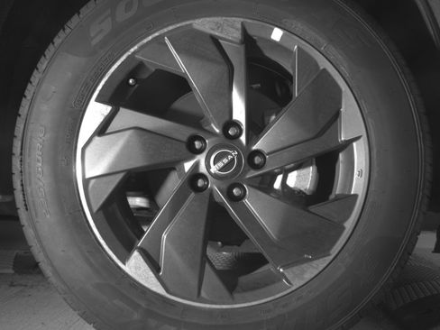 Used 2025 Nissan Rogue SV FWD image 13