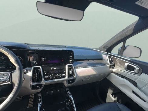 Used 2023 Kia Sorento SX Prestige image 11